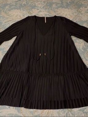 Free People Can’t Help It mini dress, sm, blk pleat, barely used